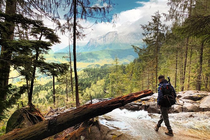 Hike the Gorgeous Trails in Washington - Weather reality: when rain changes the views