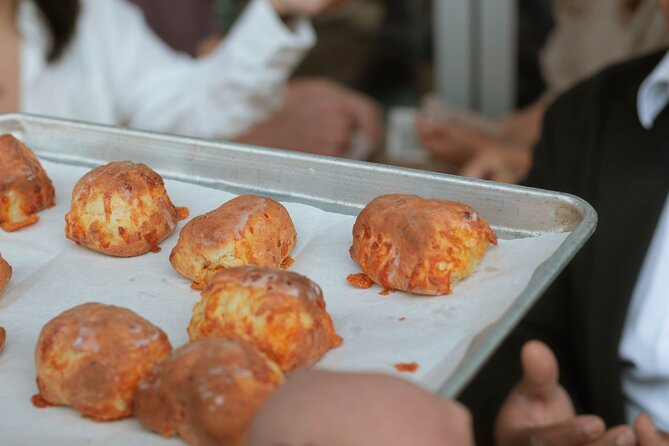 Insider's Breakfast and Culture Tour of Pike Place Market - Stop 4: Pike Place Fish Market Smoked Salmon Flight