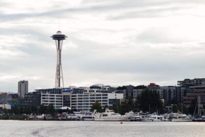 Seattle Locks Cruise - Lake Union’s Floating Homes and Shipyard World
