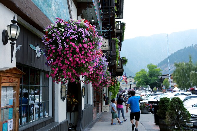 Seattle: Snoqualmie Falls and Leavenworth Day Trip - Snoqualmie Falls: a 45-minute waterfall walk with Twin Peaks energy