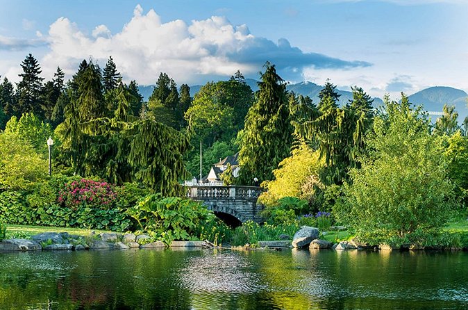 Seattle to Vancouver Urban and Scenic Day Trip - FlyOver Canada 4D: When the Upgrade Makes Sense
