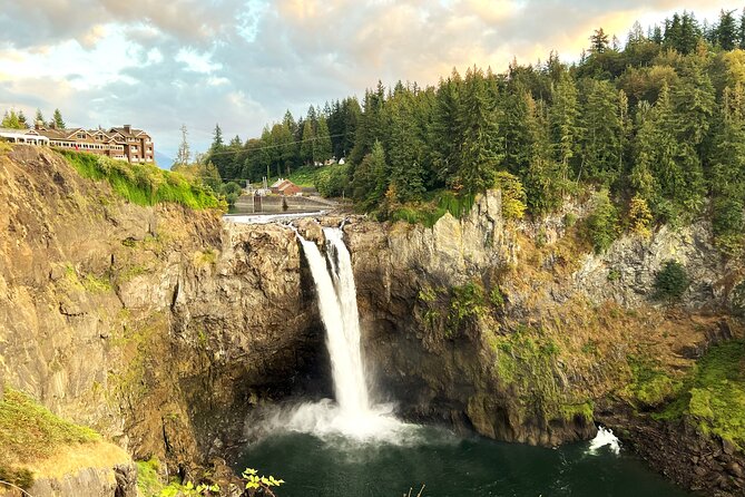 The Best of Seattle and Majestic Snoqualmie Waterfalls - Snoqualmie Falls from three angles: the star attraction without the grind
